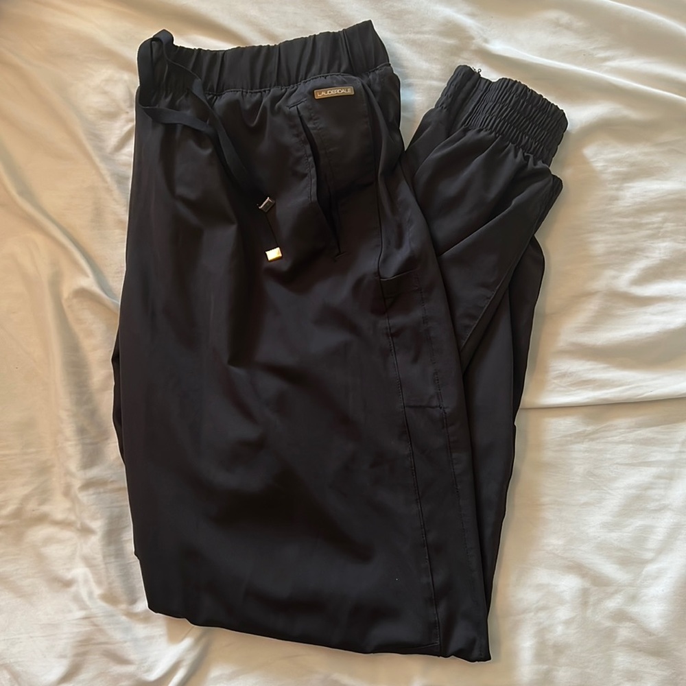 Scrub pants